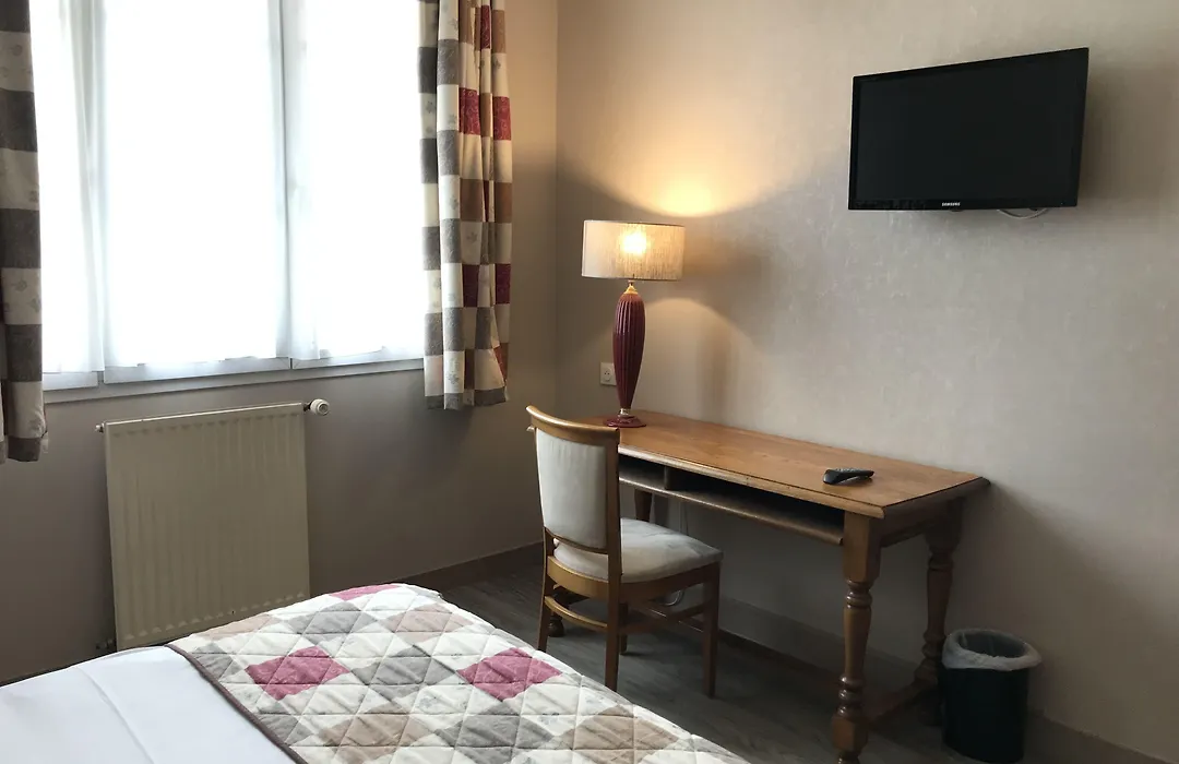 Logis Hotel & Restaurant La Villa Des Houx-1